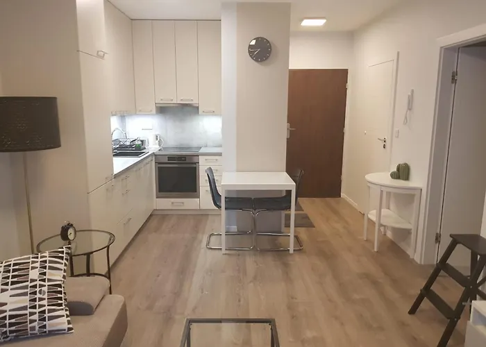 Modern Apartment Near To The Chopin\'S Airport Cybernetyki 2A